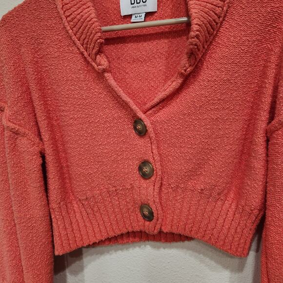 BDG Urban Outfitters Cropped Cable Knit Cardigan Coral Textured Size Medium - Picture 5 of 8